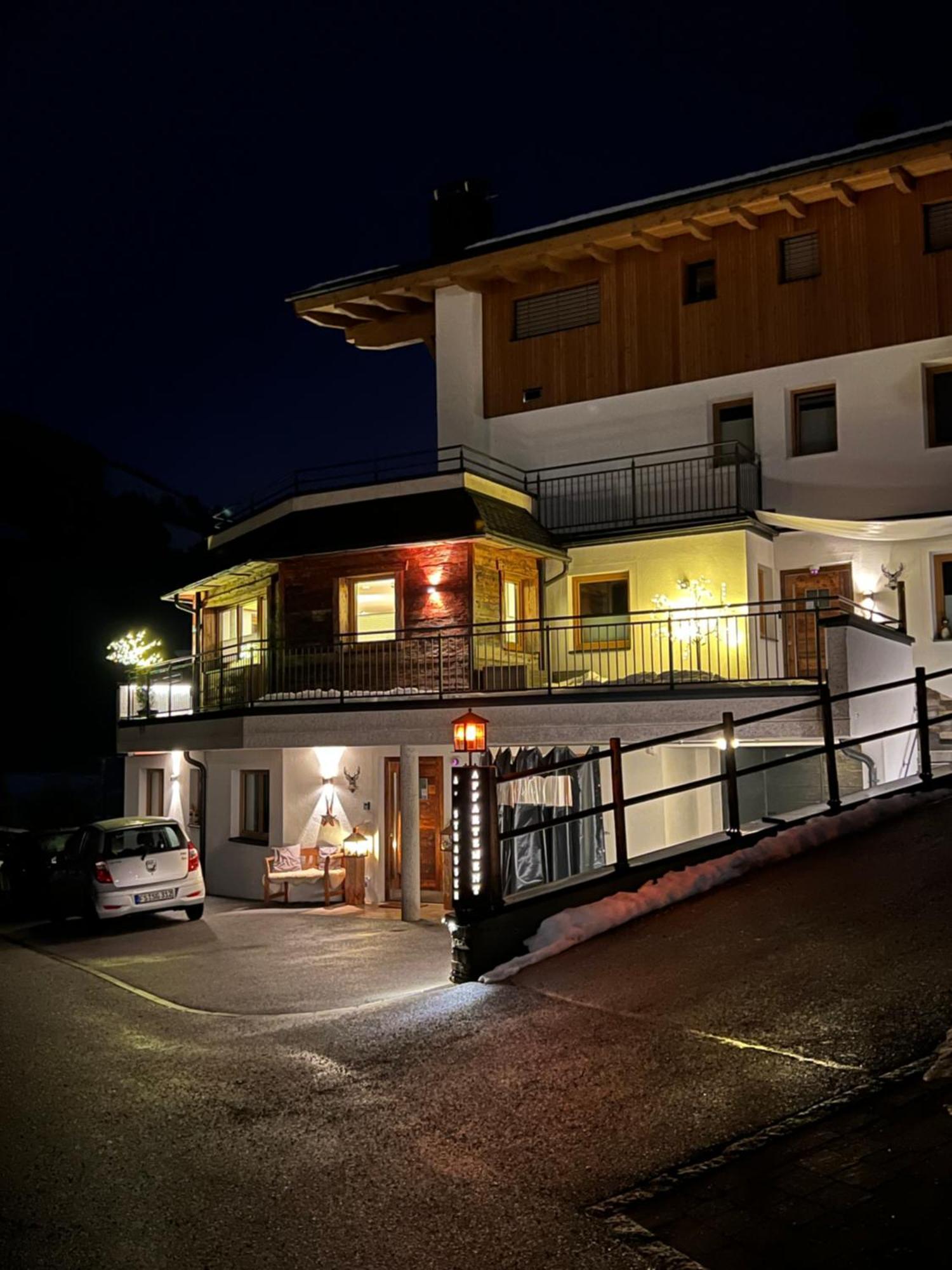Luxus Ferienwohnung Almhuette Brixen im Thale Esterno foto